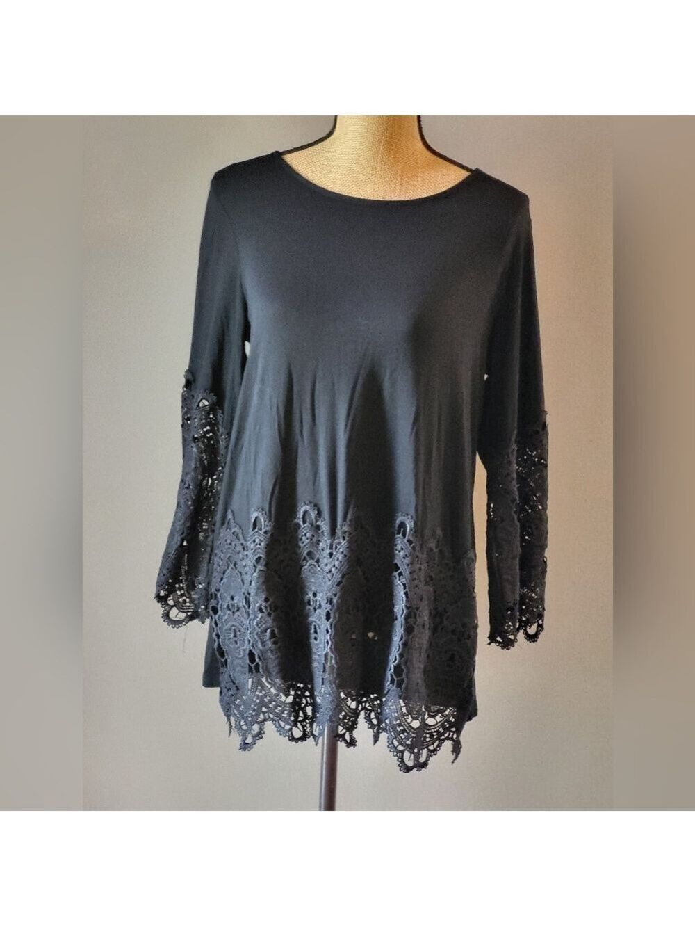 Jodifl NWT small black tunic top